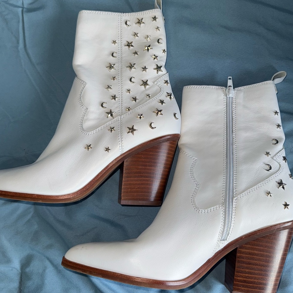 White Leather Ankle Boots with Star Accents